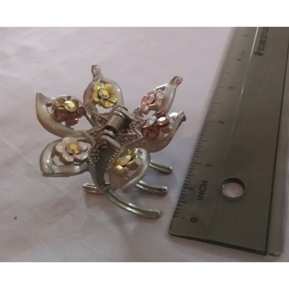 Vintage Flower Design Metal Hair Claw Clip With Rhinestone Accents - Picture 3 of 3